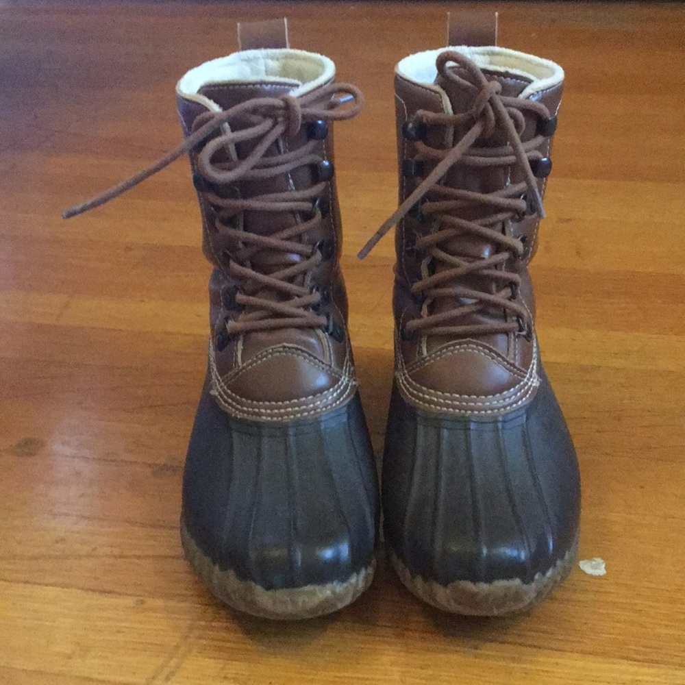 Spirit duck boots women’s size 8